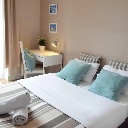 Blooms Boutique Hostel By Friendly Apartments Hostel