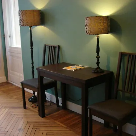 Blooms Boutique By Friendly ホステル