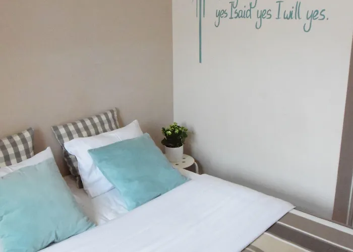 Blooms Boutique By Friendly