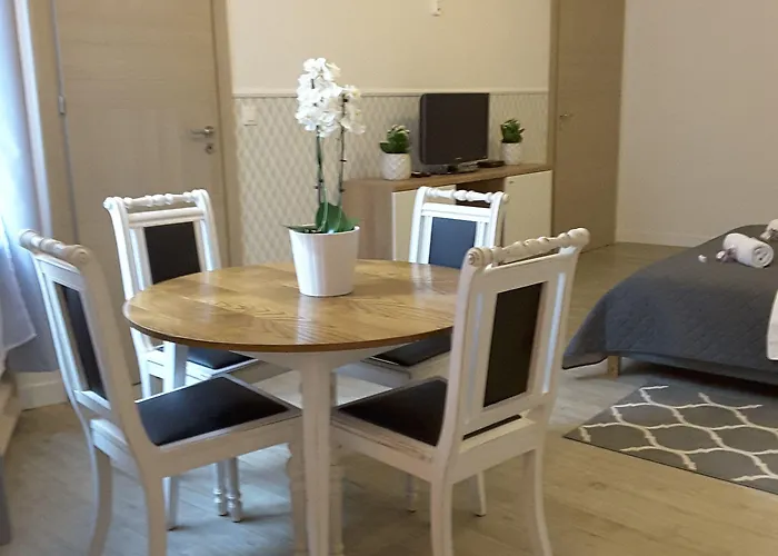 Blooms Boutique By Friendly