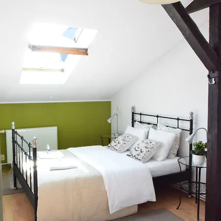 Blooms Boutique By Friendly Hostel *