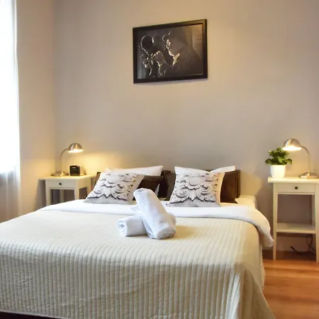 Blooms Boutique By Friendly * פוזנן