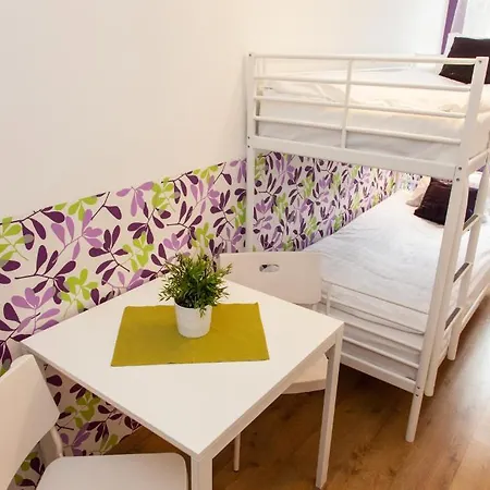 Blooms Boutique By Friendly Hostel