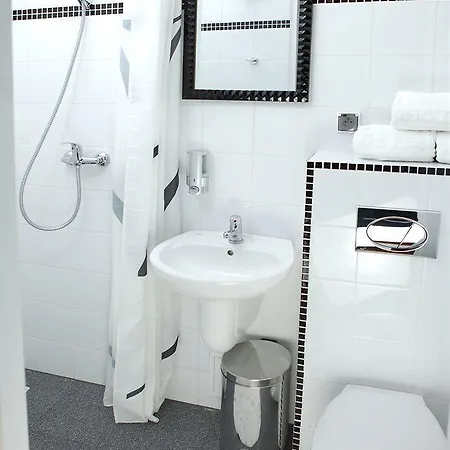 Hostal Blooms Boutique By Friendly Poznan