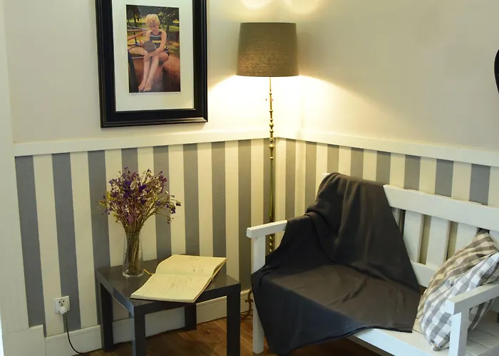 Blooms Boutique By Friendly Hostel