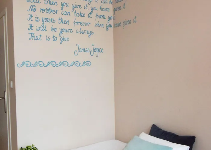 Blooms Boutique By Friendly Hostel *