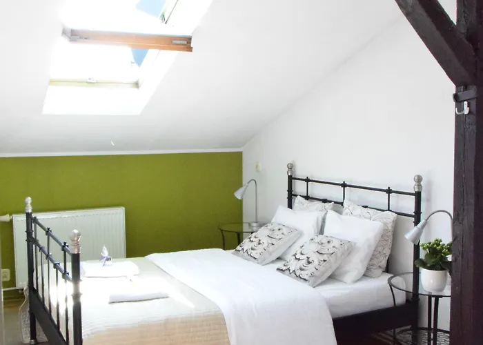 Blooms Boutique By Friendly Hostel *